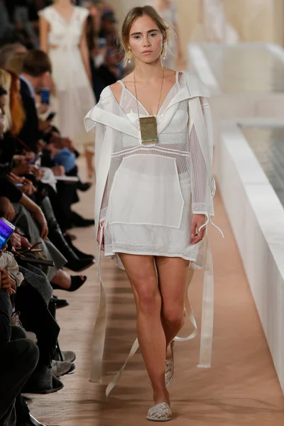 Look 9